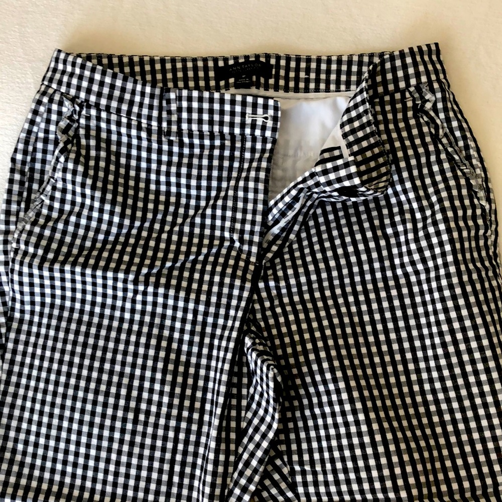 Black & white checked ankle pant with ruffled pocket detail
